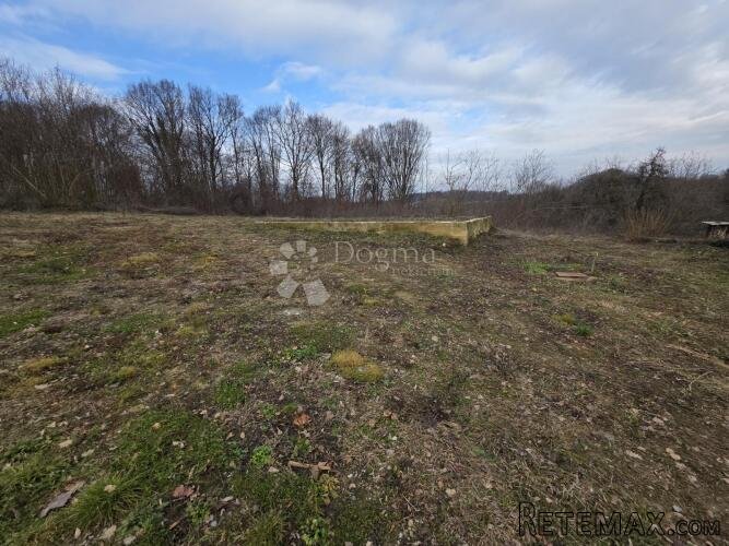 Građevinsko zemljište 1.867 m² – mirna lokacija, Sv. Križ Za