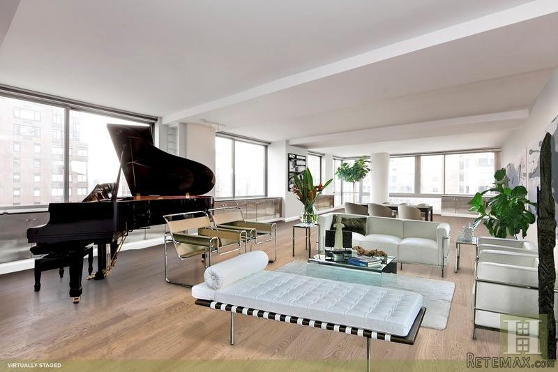 4 bedroom Apartment For Sale: PARK..