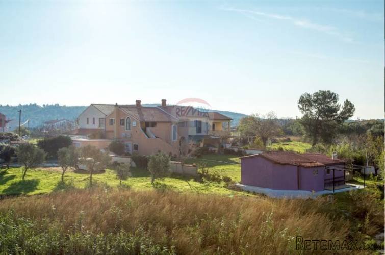 ISTRA, BANJOLE, apartmanska kuća s restoranom