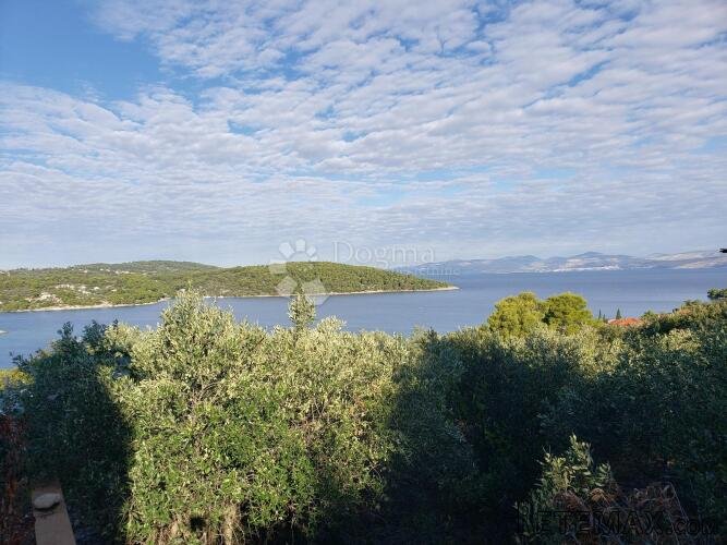 Atraktivno građevinsko zemljište 848m2- Šolta - 2