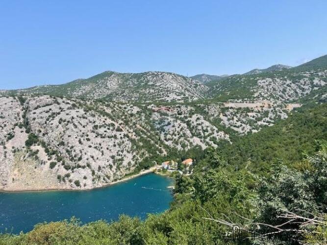 NOVI VINODOLSKI-okolica,kuća na uzvisini s pogledom koji ost