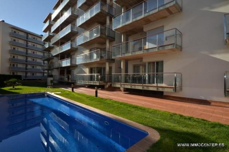 ROSES: Nice apartment with parking and..