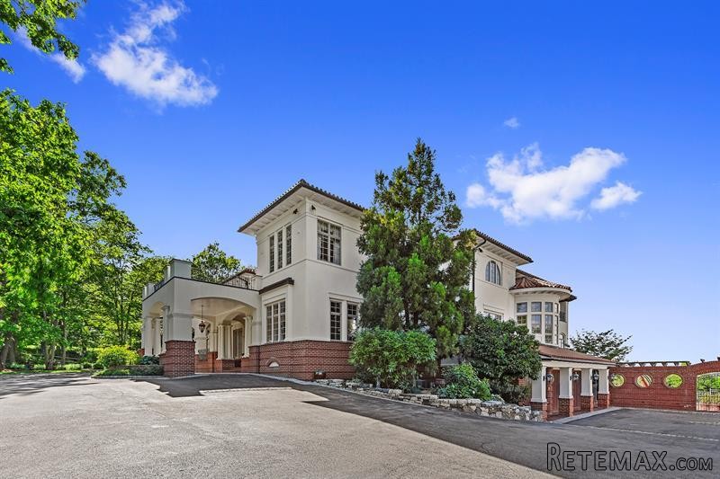 4 bedroom House For Sale: 208 Keeler..