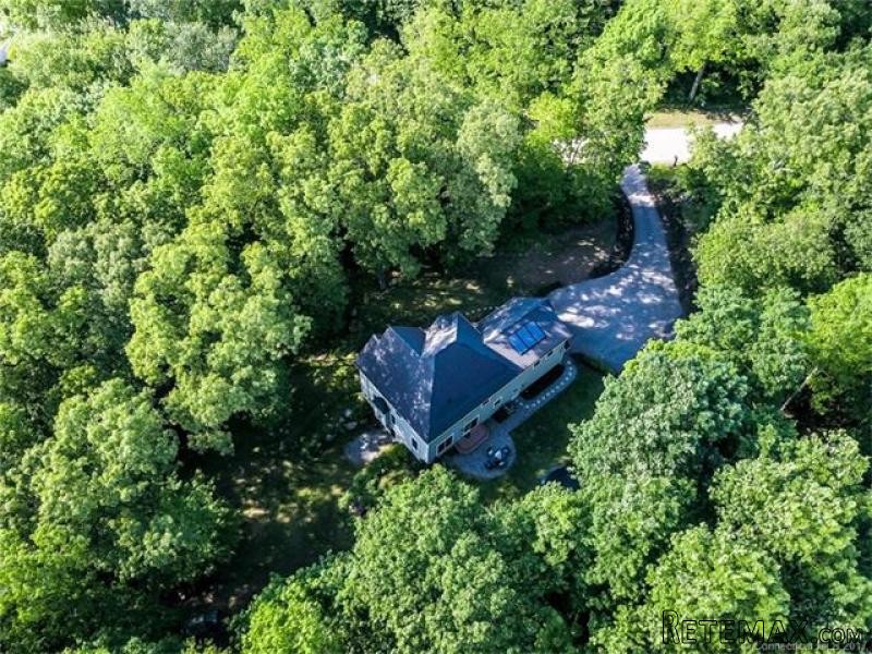 4 Bedrooms - Colonial - CT - For Sale - 2