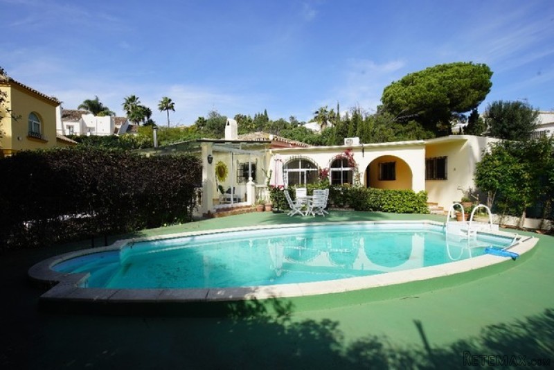 4 Bedrooms - Villa - Malaga - For Sale