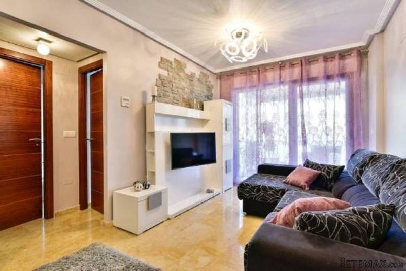3 Bedroom 2 Bathroom Apartment In..