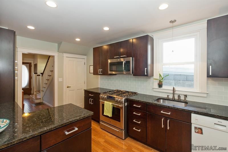 3 bedroom House For Sale: 22 Dale..