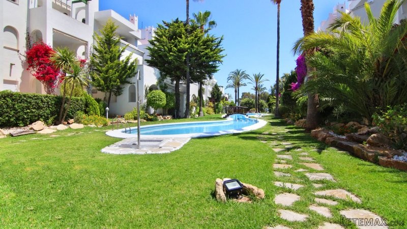 3-Bedroom Arabic Style Triplex with sea..