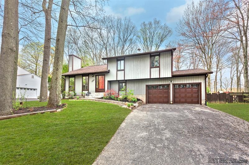3 bedroom House For Sale: 121..