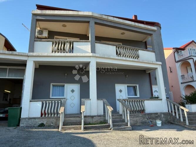 KUĆA S PANORAMSKIM POGLEDOM NA MORE I VELEBIT 300M2 - 2