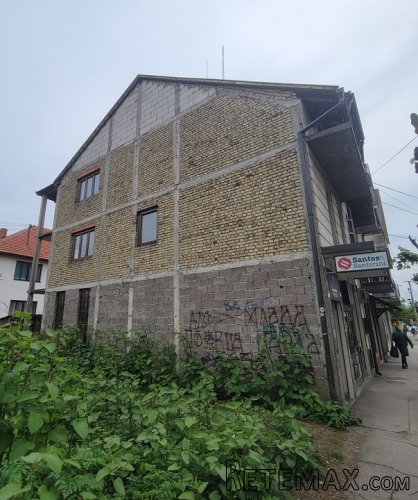 Prodajem kucu sa lokalom u centru Pozege - 2
