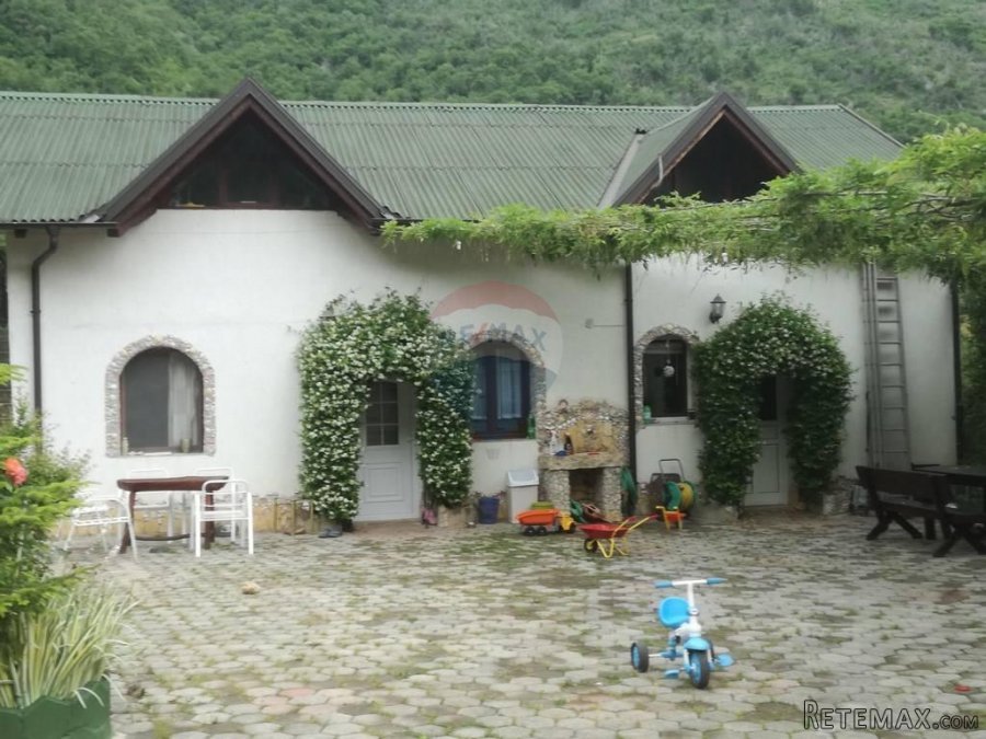 MOŠĆENIČKA DRAGA - KUĆA 417 m2 - PARCELA 900 m2 - 6