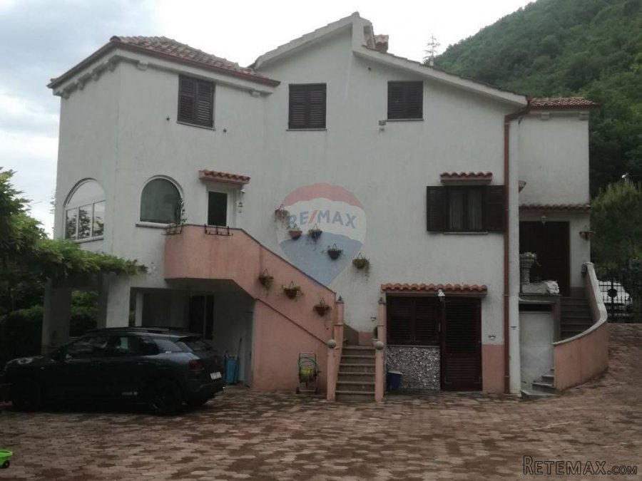 MOŠĆENIČKA DRAGA - KUĆA 417 m2 - PARCELA 900 m2 - 7