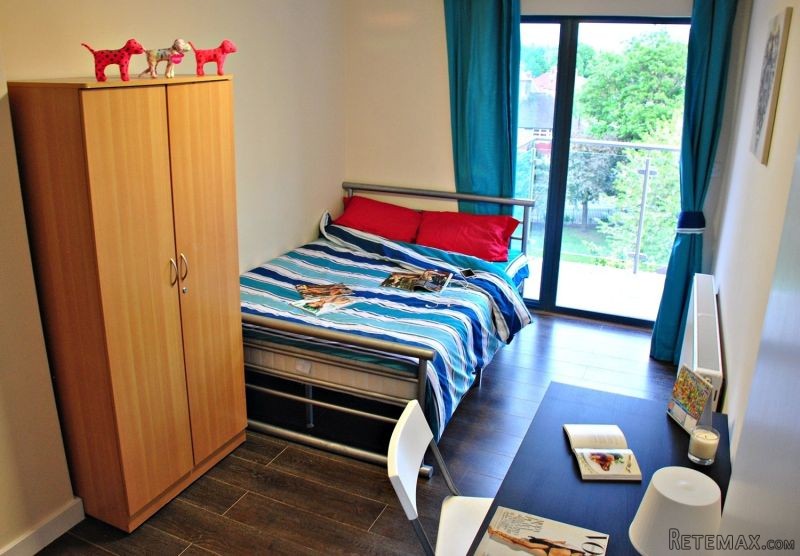 Single with double bed near East Acton..
