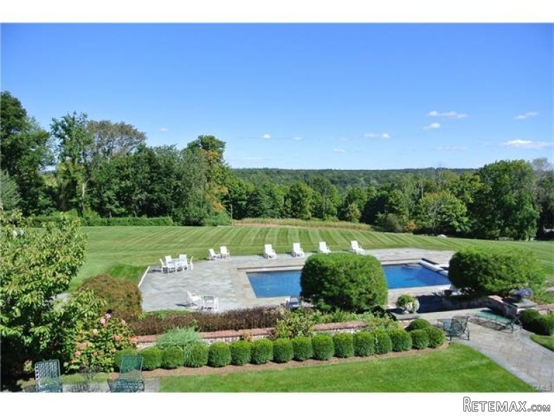 7 bedroom House For Sale: 141 BRISCOE.. - 2