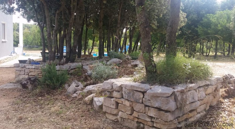 Prodaje se kuća na osami - 8