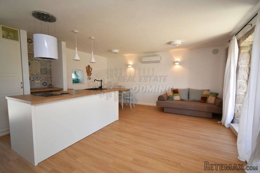 Renovirana kuća sa okućnicom od 1068m2! Otok Krk! - 9