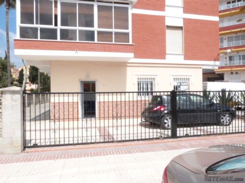 2 bedroom, 1 bathroom Apartment, (build..