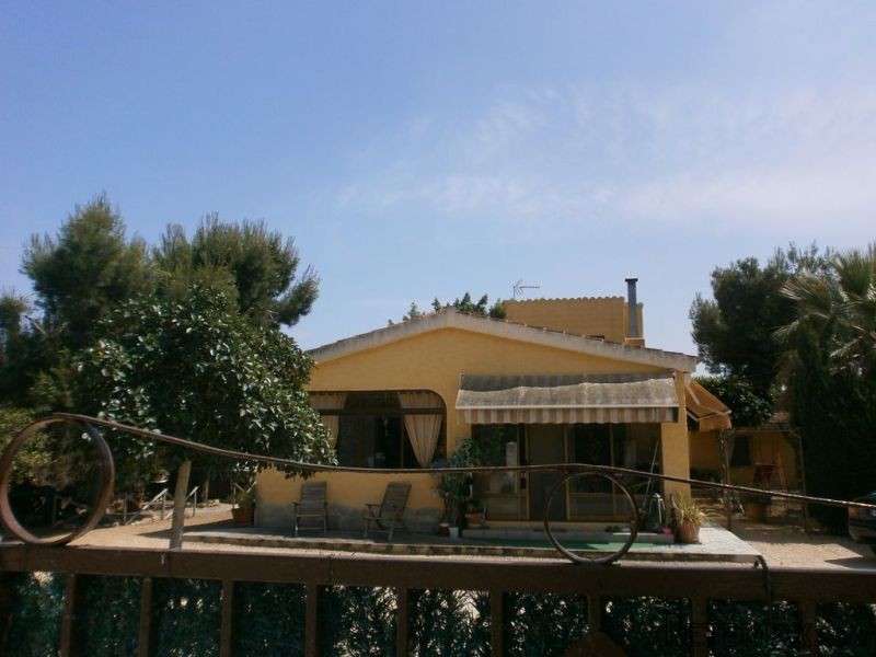 4 Bedrooms - Villa - Alicante - For Sale