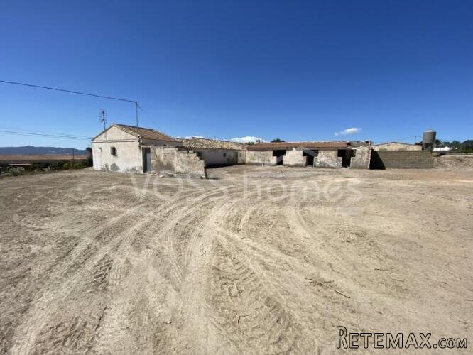 Urban building plot to be developed of just over 8000m2 for.. - 4