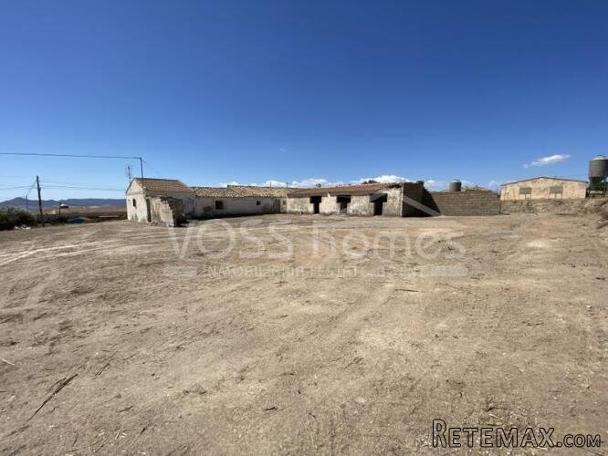 Urban building plot to be developed of just over 8000m2 for.. - 5