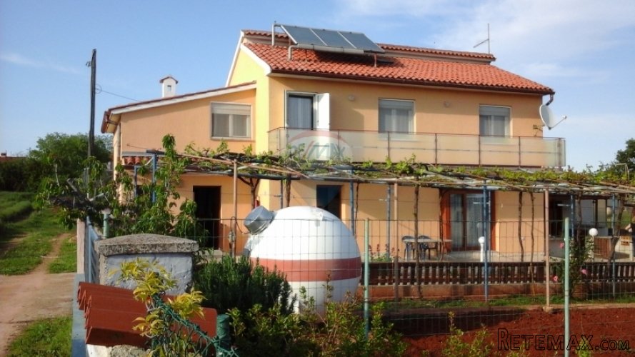 PULA, KUĆA 160 M2 S VRTOM 570 M2, 150.000€, PRILIKA!