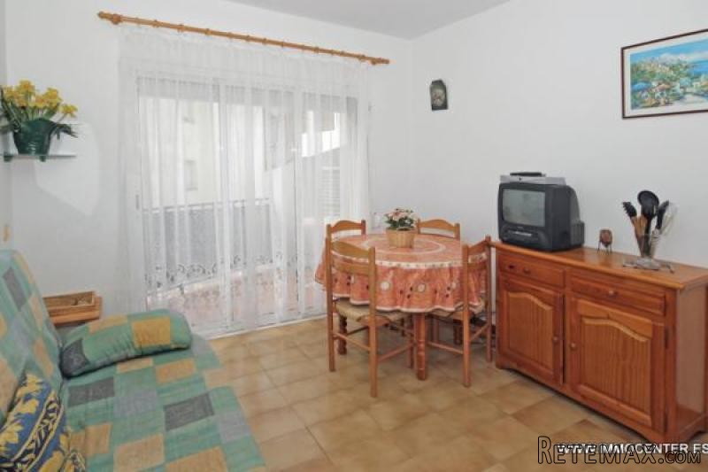 EMPURIABRAVA: Nice studio cabin..