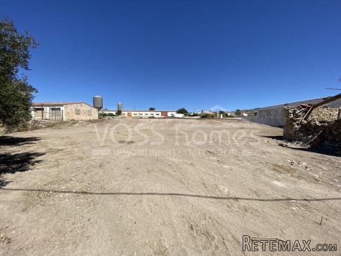Urban building plot to be developed of just over 8000m2 for.. - 7