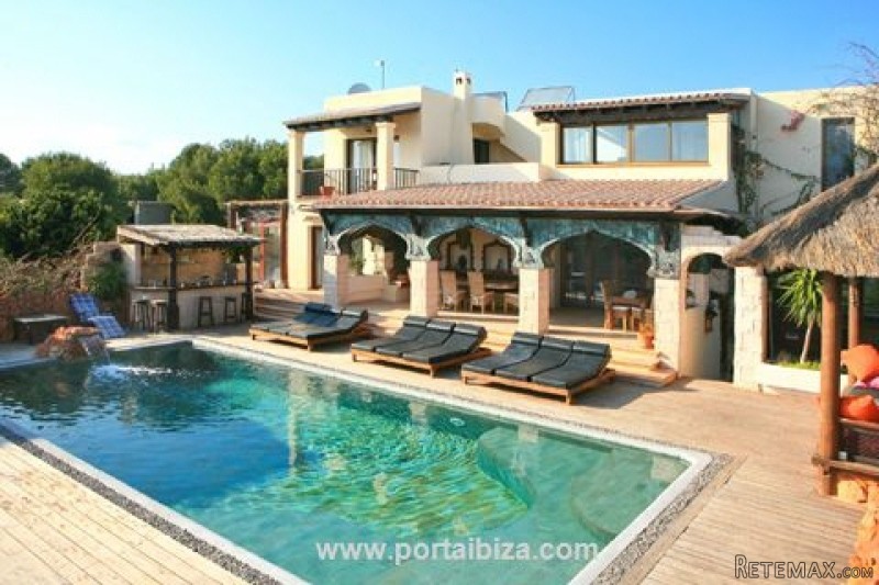 Cap Martinet - villa in front line of..