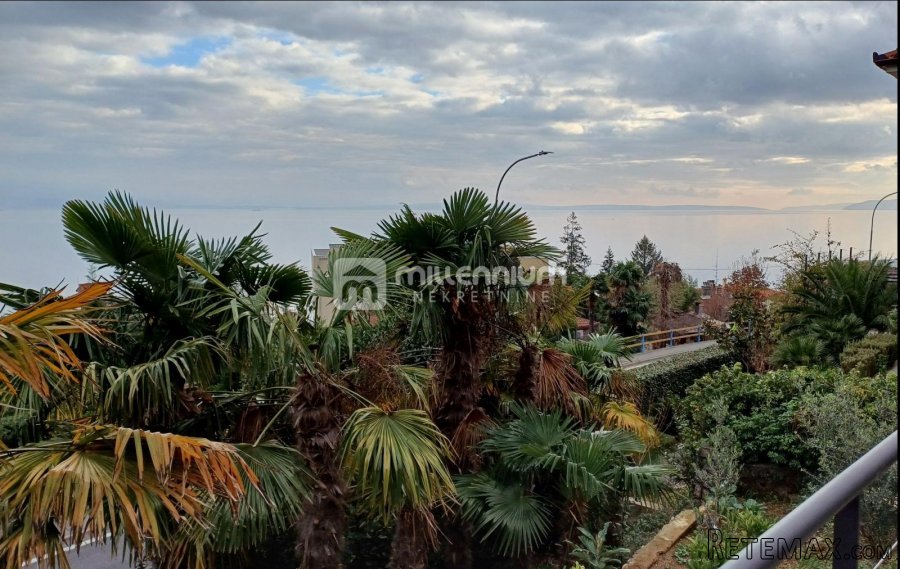 Opatija, etaža, 100m2, 2s+db, garaža i parking