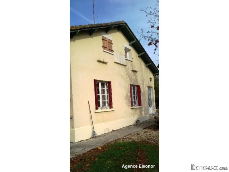 Renovated House Set Close To Amenities