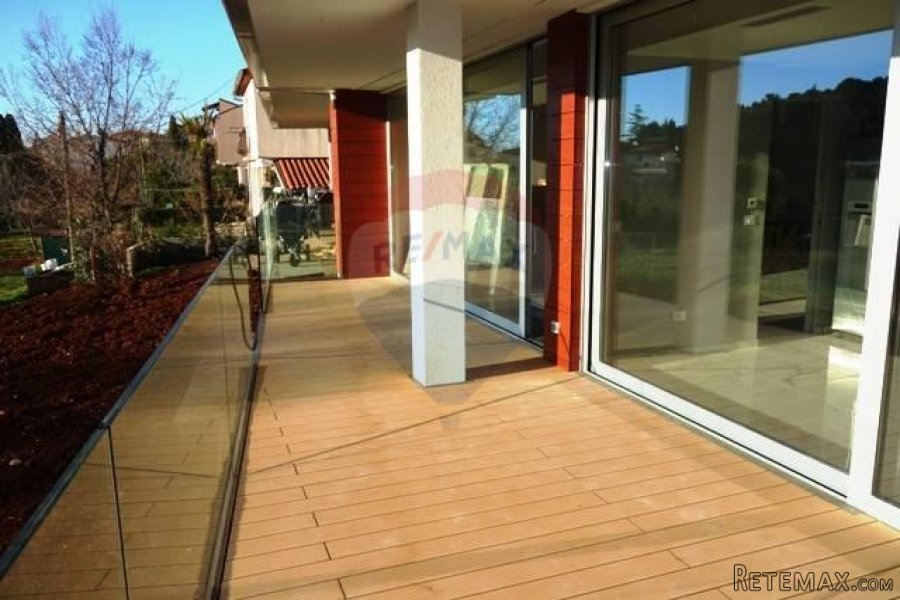 KVALITETAN PENTHOUSE U ROVINJU - BLIZINA PLAŽE - 2