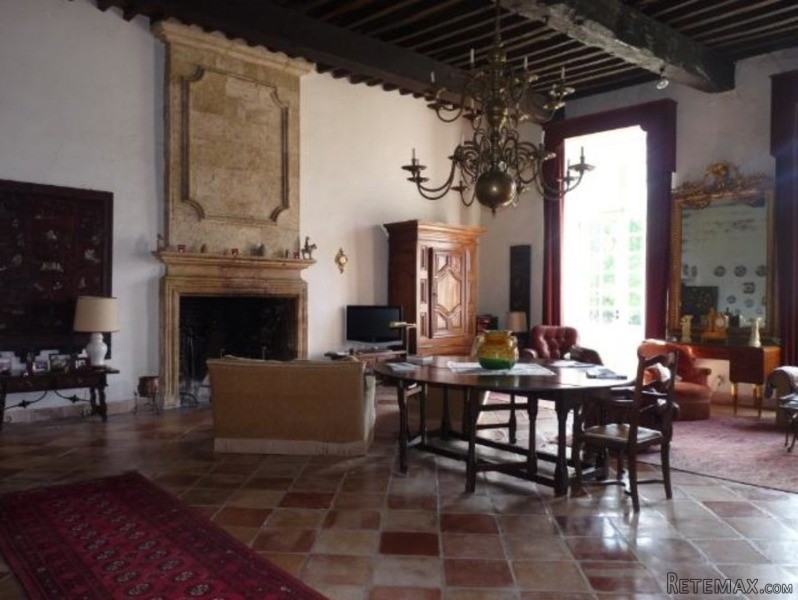 A Magnificent 17th Century Domaine.. - 2