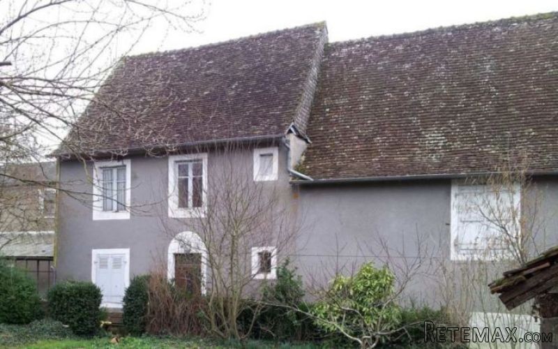 Nice Character House to Renovate - 2
