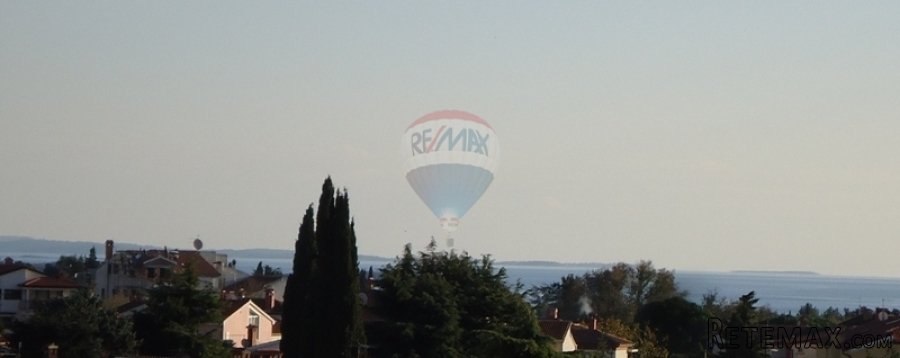 LIJEP STAN U ROVINJU SA POGLEDOM NA MORE I STARI GRAD