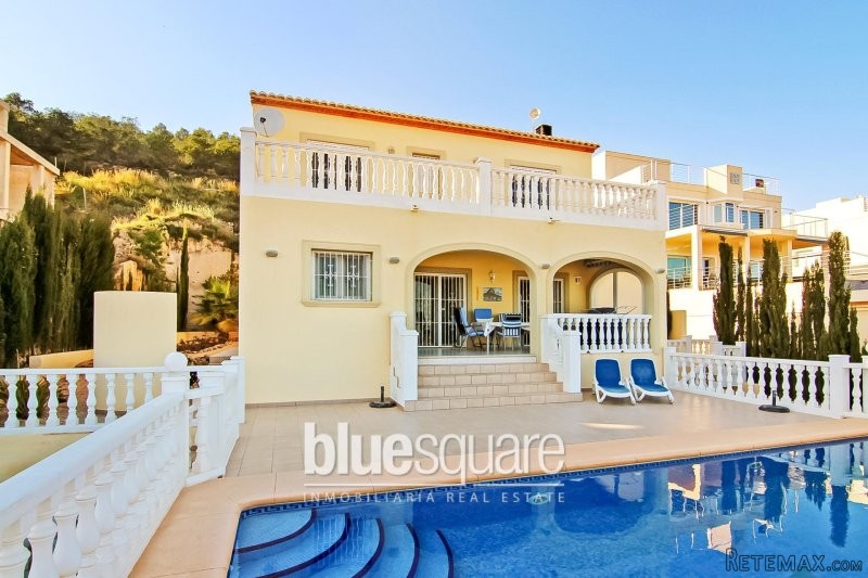 3-bedroom villa with stunning sea views