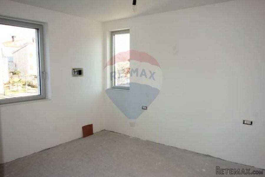 KVALITETAN PENTHOUSE U ROVINJU - BLIZINA PLAŽE - 6