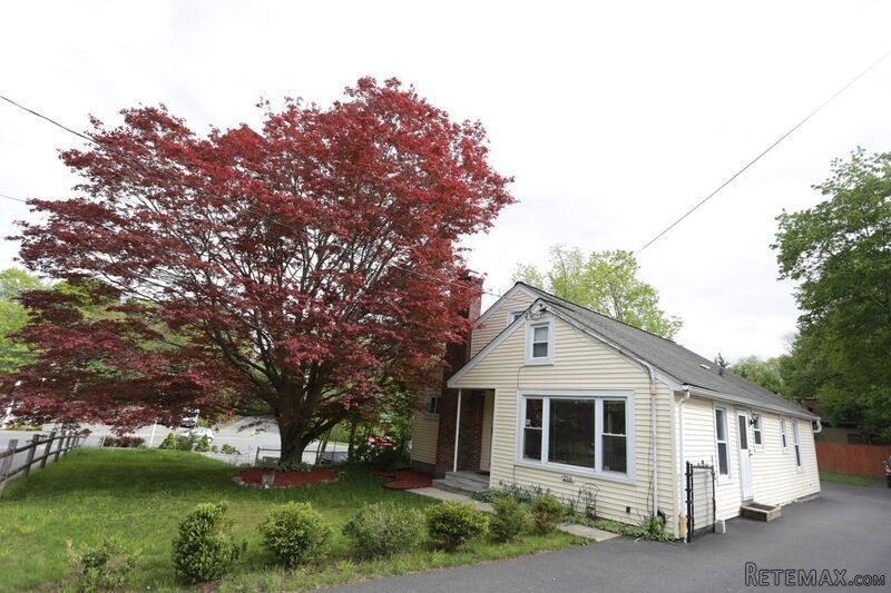3 bedroom House For Sale: 216 Boltis.. - 2