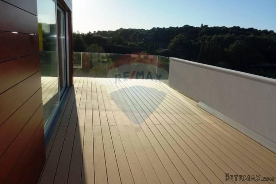 KVALITETAN PENTHOUSE U ROVINJU - BLIZINA PLAŽE - 7