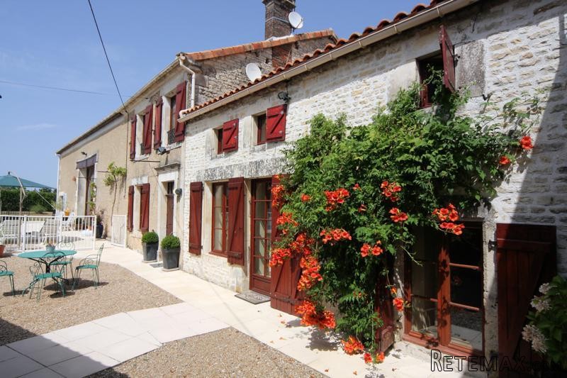 Two Houses, Large Garden, Heated Pool.. - 2