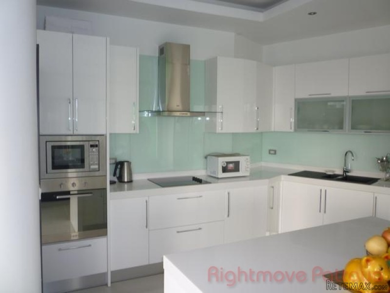 2 Bedroom Condo for sale in Pratumnak -.. - 2