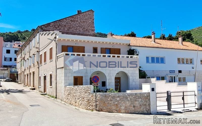 Vis, jedinstvena vila 300 m2 s vrtom i parkingom TOP..