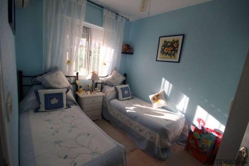 2 Bedroom 1 Bathroom Bungalow In.. - 2