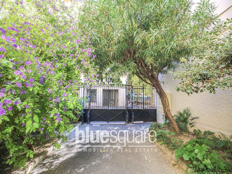 Old Antibes - For sale - Roomy..