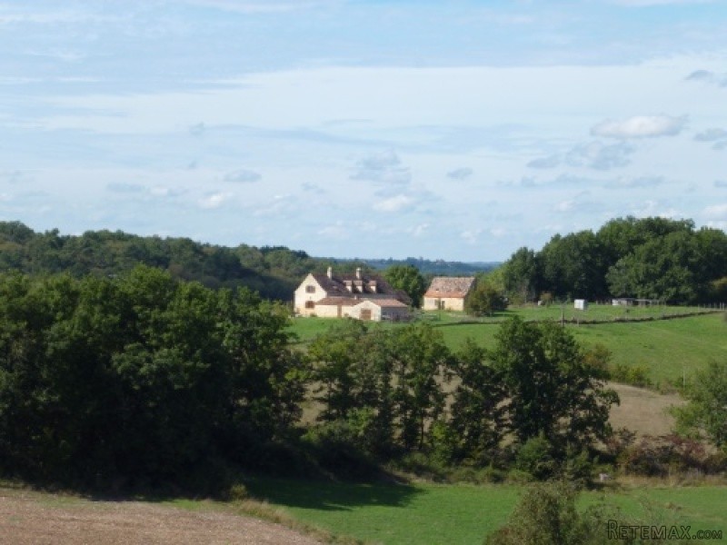 Beautifully situated 5 bedroom..