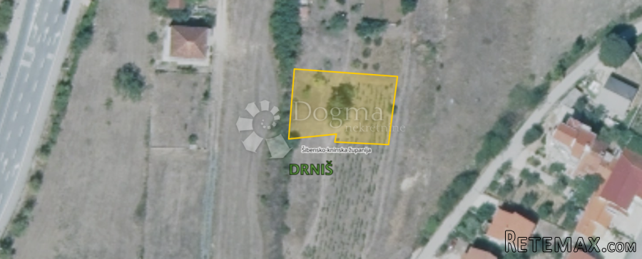 Građevinsko zemljište u Drnišu - 2