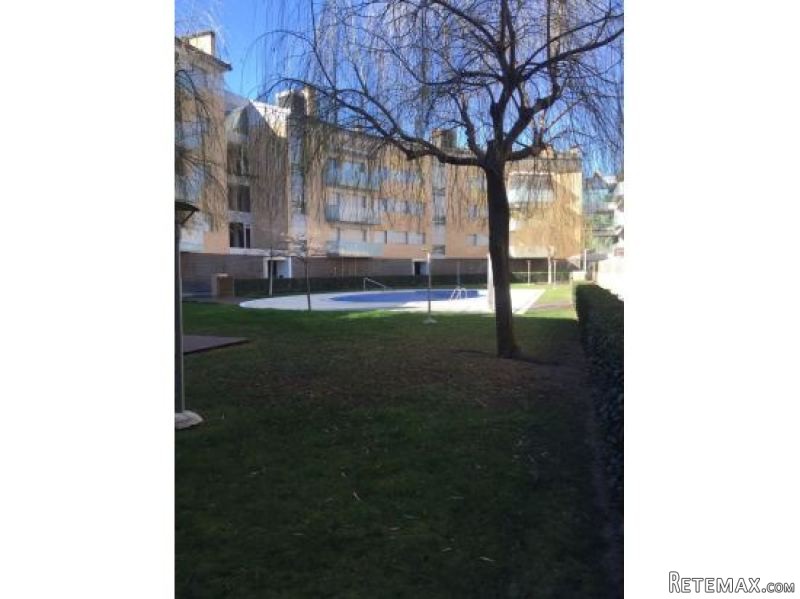 Wonderful Flat With Pool And Parking In..