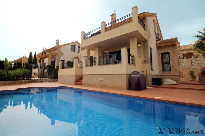 3 Bedrooms - Villa - Alicante - For Sale