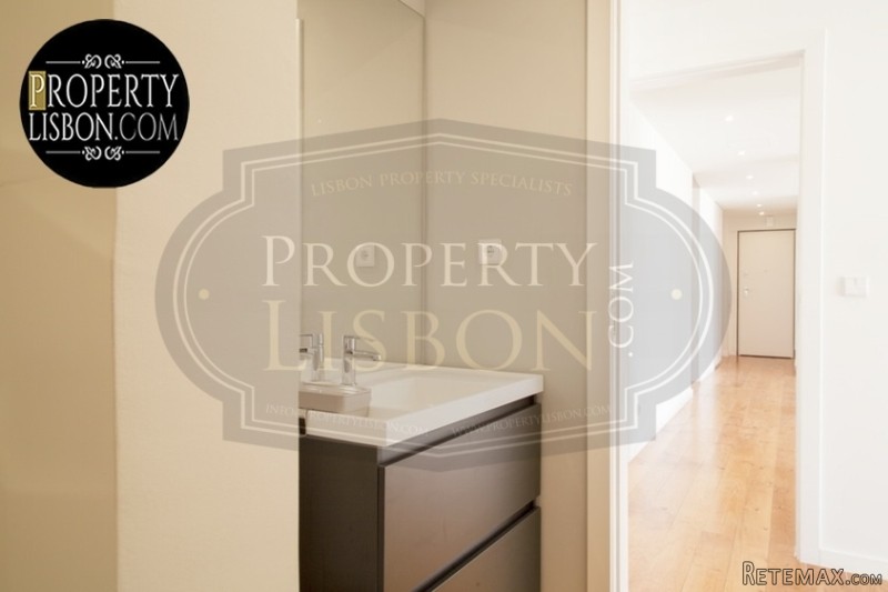 T2 Apartment for sale in Lisbon.. - 2