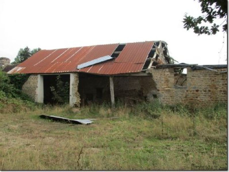 Assortment of Barns on 3 Hectares